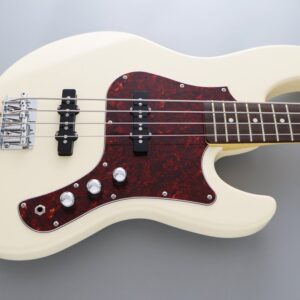 Fgn E-Bass, Boundary MJ, Pickups J.J. Style, Olympic White, Gigbag